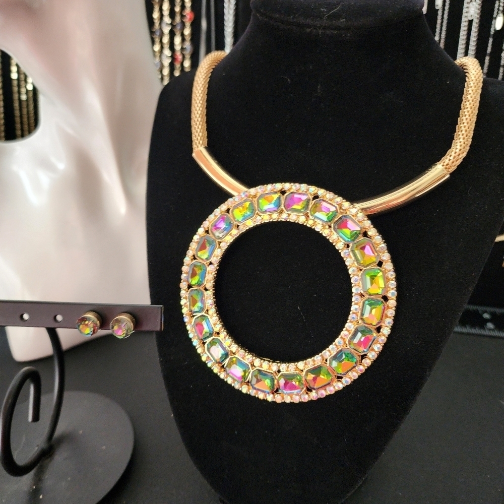 Gold with Green AB Iridescent Crystal Stones Round Circle Necklace Earrings Set